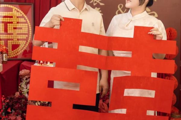 2021年农历四月适合订婚吗