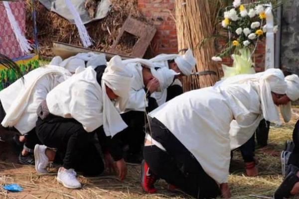 梦到埋人办丧事是什么预兆 梦到埋人办丧事是什么预兆