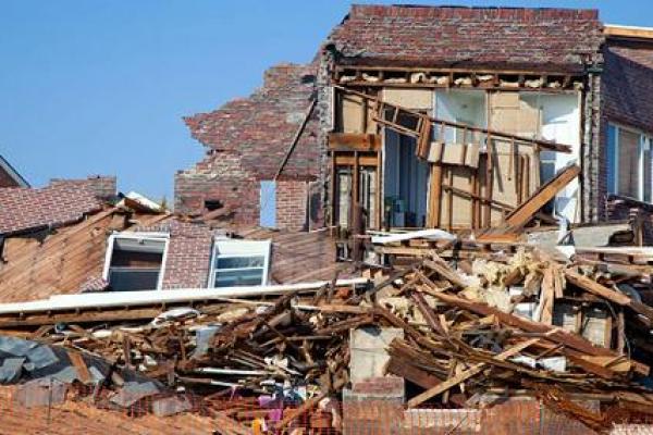 男人梦见房子倒塌是什么预兆 男人梦见房子倒塌是什么预兆