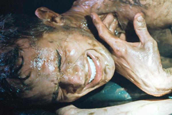 梦见男人光着全身是什么意思 梦见男人光着全身是什么意思