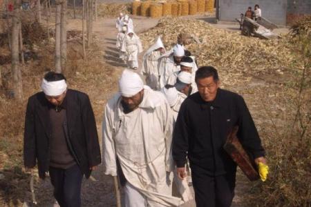 今天坟地能动土吗