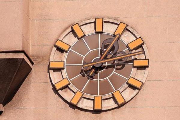 钟表摆放风水客厅挂钟十大忌讳须知 钟表摆放风水客厅挂钟十大忌讳须知