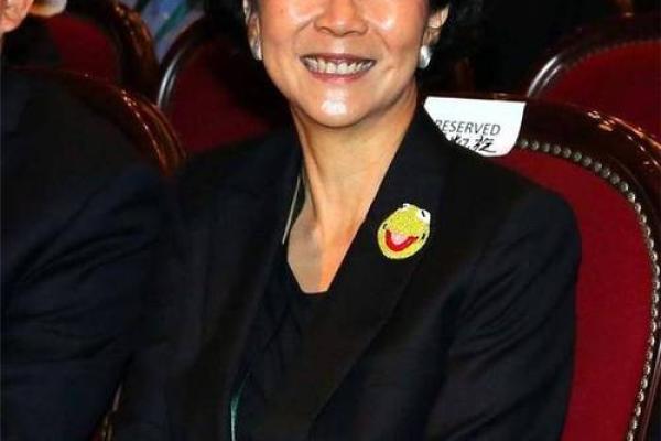 李嘉诚：什么女人能成为李家儿媳妇？八字总结，长媳手段了得！