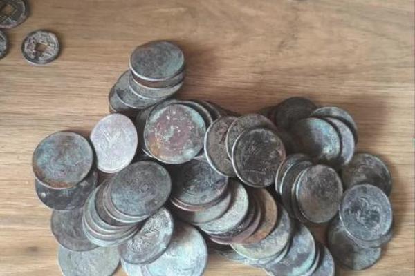 算命只收六个铜板的钱