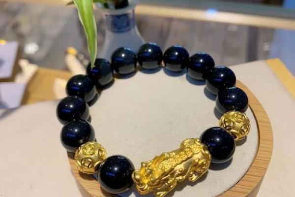 女生佩戴貔貅都有哪些风水禁忌了