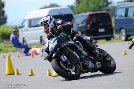 车绕八字技巧大全：教你如何快速绕八字