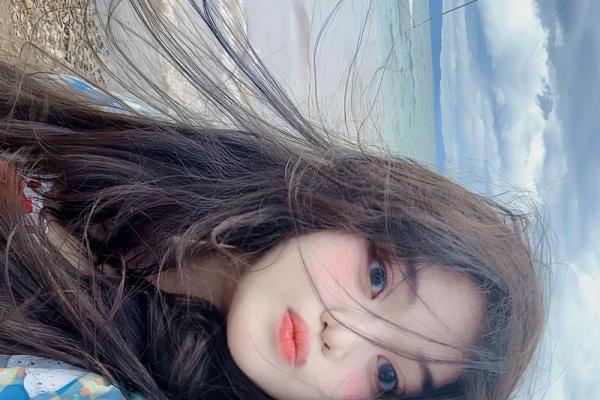 八字性格人设女生