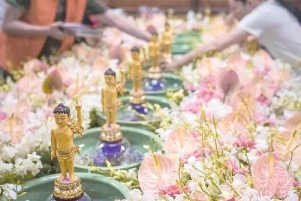 风水寺里摆放假花可以供佛吗