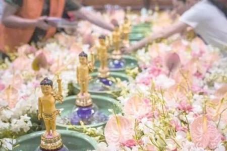 风水寺里摆放假花可以供佛吗