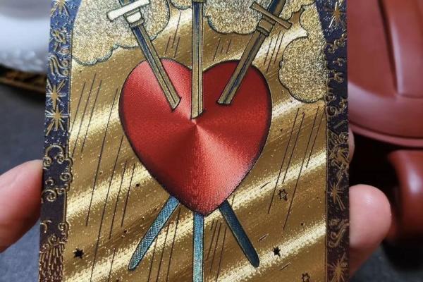 塔罗测试爱情，追求心仪对象许久不成功，还应该继续坚持么？