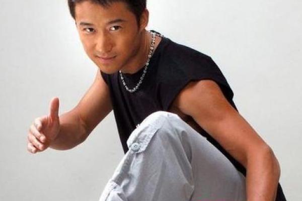 男的内八字 男的内八字