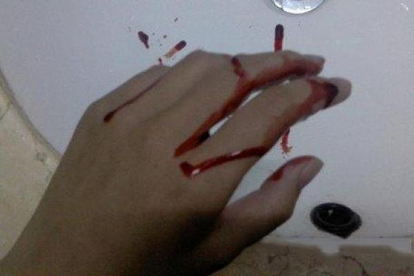 梦见打自己的女儿是什么意思 梦见打自己的女儿是什么意思