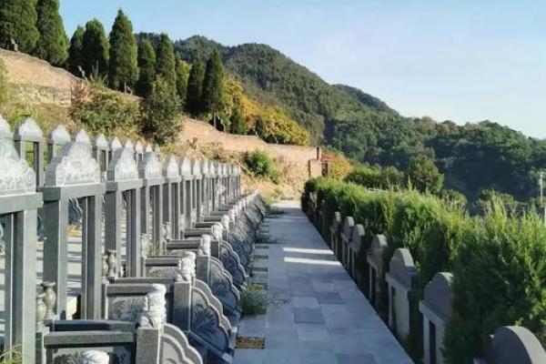 怎么样才能找到靠山靠水的风水宝地 怎么样才能找到靠山靠水的风水宝地