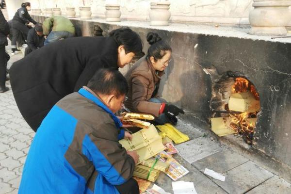 风水为什么烧完纸不能直接回家