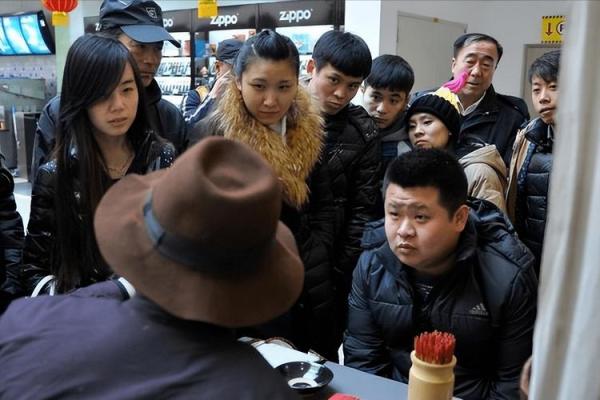 算命先生不认识你，为什么还说的那么准？看完再也不上当了