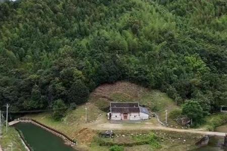 农村的房子后面有条河风水好吗