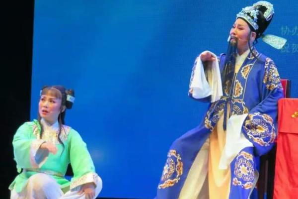 算命说嫁给小生是真的吗