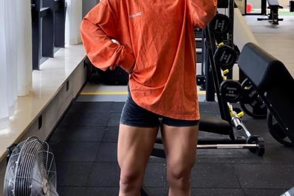 八字胸健身 八字胸健身