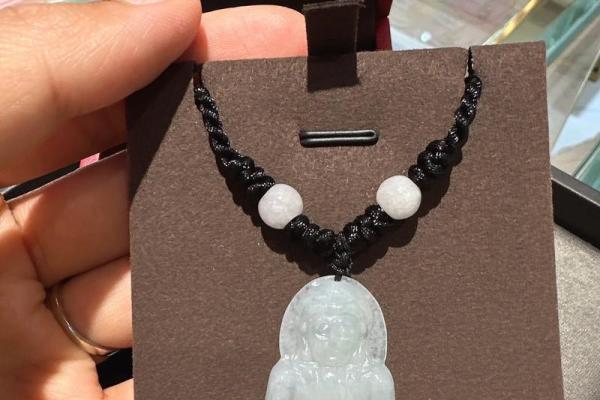 男士佩戴观音吊坠需要忌讳哪些方面呢