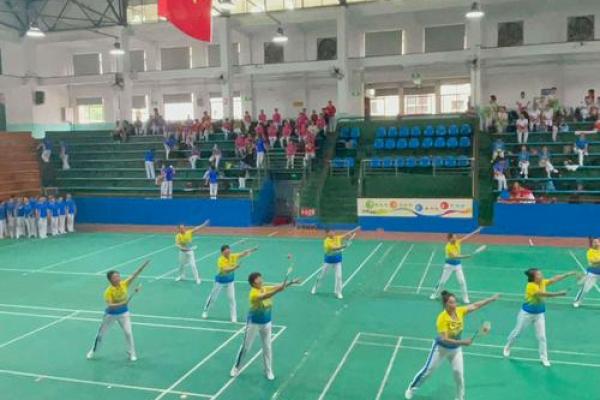 柔力球八字绕环