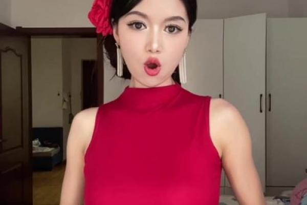 大胸的八字 大胸的八字