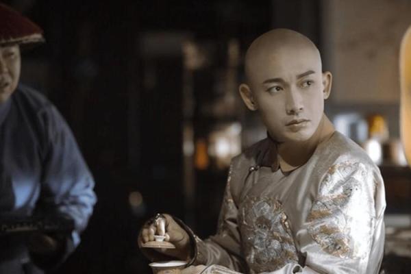 康熙拿出弘历的生辰八字,相士看后:为女必为娼,为男必为皇 康熙拿出弘历的生辰八字,相士看后:为女必为娼,为男必为皇