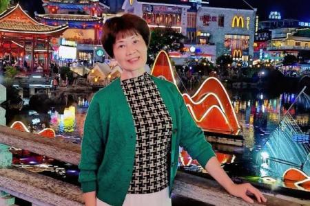 桂林阳朔西街算命先生