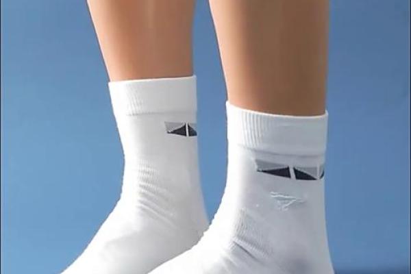 人穿的袜子,原来也有风水讲究 人穿的袜子,原来也有风水讲究