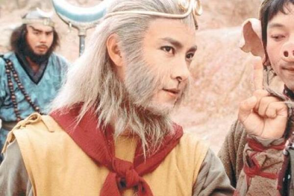 西游中明明是算命先生袁守诚泄露天机，为什么泾河龙王却被砍头？