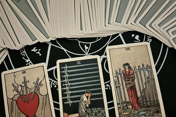 塔罗牌测试：8月，你会遇到渣男或渣女吗