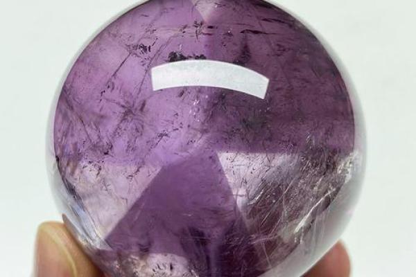 水晶球的风水作用 紫色水晶球的风水作用