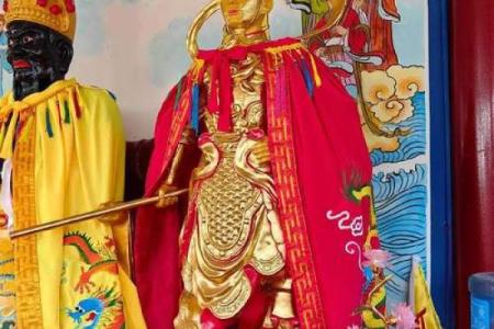 拉萨哪些寺庙可以算命看病