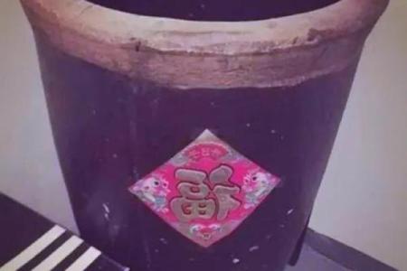 风水农村房子里床头是水缸