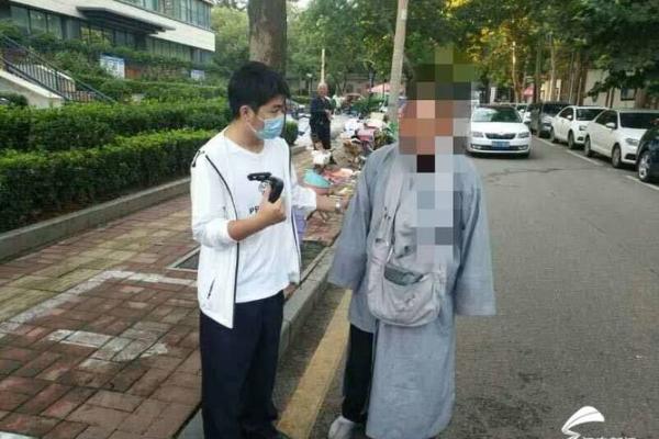 乌鲁木齐市民注意啦!让你抽签算命 这类“和尚”是假的 乌鲁木齐市民注意啦!让你抽签算命 这类“和尚”是假的