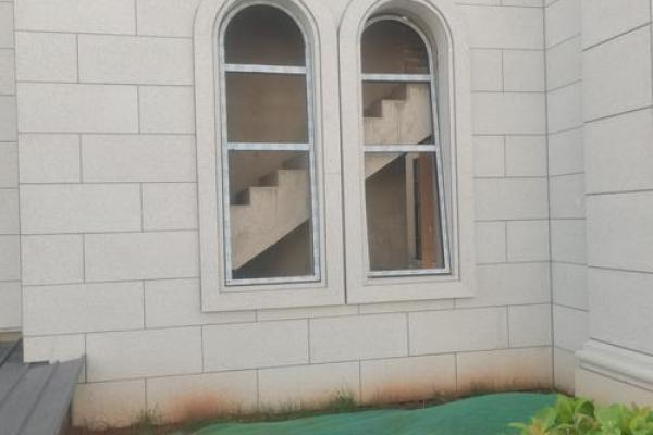 外八字墙 外八字墙