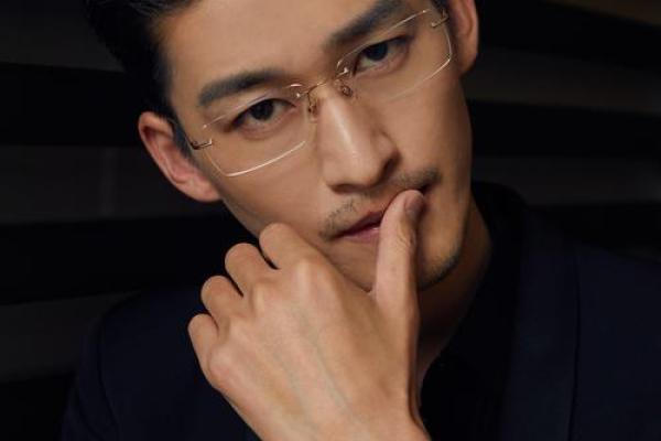 八字胡子男人,时尚潮流代表! 八字胡子男人,时尚潮流代表!