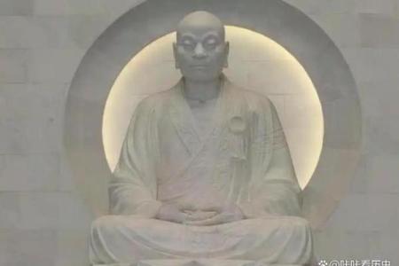 苏轼去世前路过南华寺，拜谒六祖真身后大哭，临终留八字总结一生