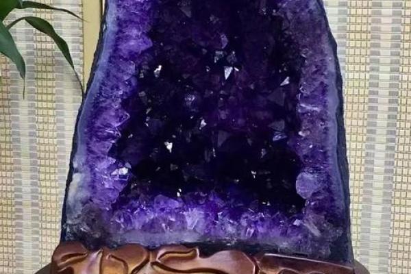 风水挡煞气：水晶这样摆聚福气