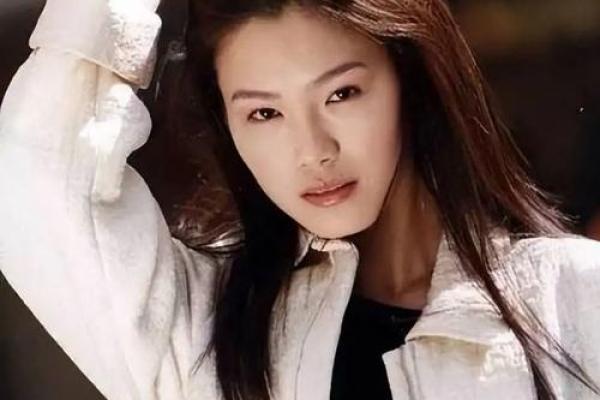 19岁姑娘算命，算命先生说她晚婚，三日后她决定嫁给邻村一男子