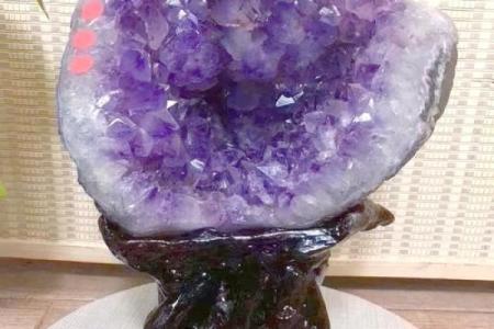 风水挡煞气：水晶这样摆聚福气