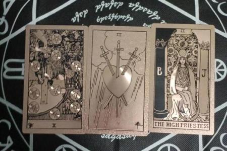 塔罗测试你和前任谁过得好 分手后谁过得更好