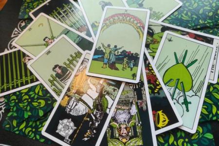 塔罗测试年底是否会闪婚