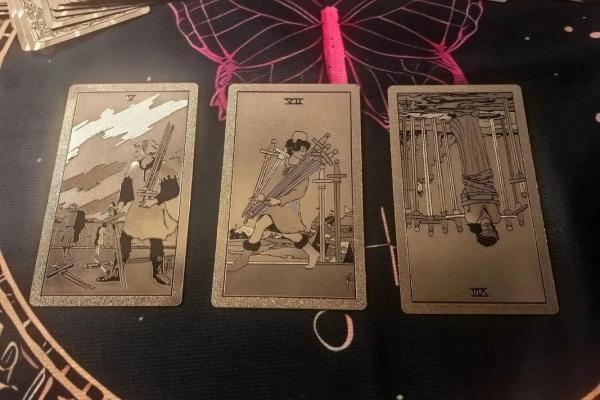 塔罗测试：你离浪漫的爱情，还缺了啥？