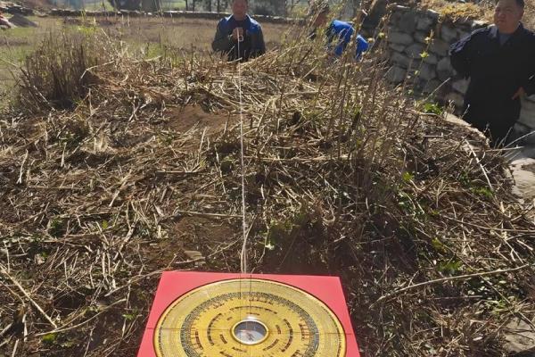 农村坟地:三种绝佳的风水宝地 农村坟地:三种绝佳的风水宝地