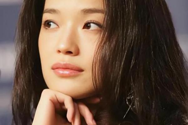 八字眉的明星 八字眉的明星